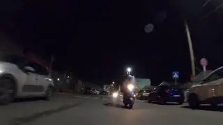 Vespa arranca a sorpassarmi