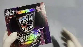 Transformers 40th anniversary cards Dynamite versus Kayou