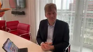 Burgemeester Jan Hamming van de Gemeente Zaanstad opent het Zaans Thuismuseum