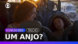 Alvo de um criminoso no ônibus, Sofia recebe ajuda de uma desconhecida | Dona de Mim | TV Globo
