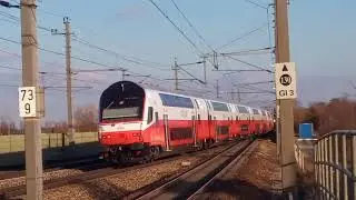 Züge in Groß Sierning am 23.11.2021 mit Werbeloks,Makros,Cityjet Dosto,SBB