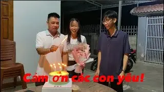 Mừng bố Biểu đi làm ở xa về và chúc mừng mẹ Hồng ngày lễ 20/10 vui khỏe nhé!