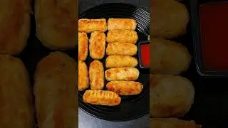 Pizza roll recipe 👍😋 #youtubeshorts #foodie #trending #viral #shahicumin #happycookingtoyou