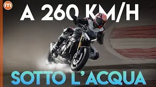 Triumph Speed Triple 1200 RS 2025 | In pista e su strada: 183 CV e 260 kmh... sotto la pioggia!