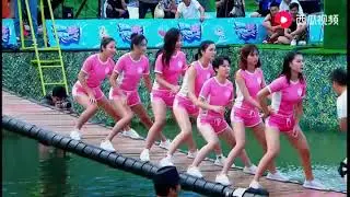泪目！ 绵羊队小姐姐上演最后一摇