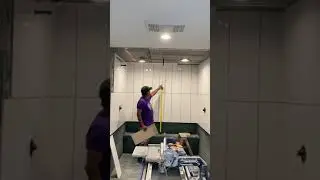Poniendo cerámica en el techó