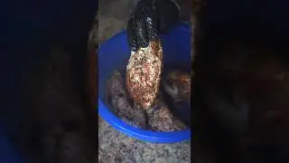 Куриные крылышки в соусе джерк.