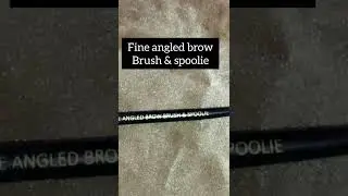 #cuffsnlashes #eyebrowbrush #spoolie #eyebrowproduct #cuffsnlashesbrushes #shortreview