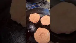 Snider's Skillet Turkey Burgers #recipe #reel #reels #shorts #short #yummy #recipes #burger #dinner