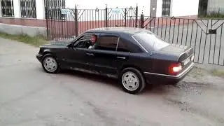 MB W124 M104 3.2 Уезжает с места в точку ))