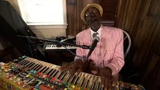 Ironing Board Sam sings ‘Over the Rainbow’