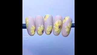 SUNFLOWER NAIL ART: Hand painted nail art design