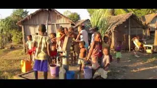 Lavoro di Biosalus Italia For Africa. Costruzione pozzo d'acqua potabile nel Madagascar