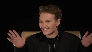 @Adam Kubera - Adam sprzedaje radość i pozytywną energię. To chłopak z gitarą