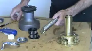Manual ocean winch Lewmar Tech