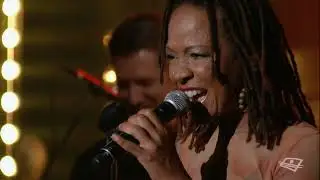 Belle et Bum 2017-18 - Lisa Simone - Hold on