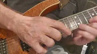 Two-hand tapping, lesson 1. What to do with the pick?