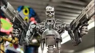 New Mafex terminator 2 judgement day endoskeleton action figure on display