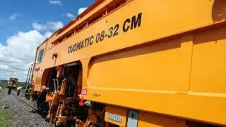 TECNOLOGIA EM NIVELAMENTO DE FERROVIA - PLASSER 08-32 DUOMATIC