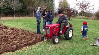 Plowing on Clyde&mdash;Dad&rsquo;s WH 953