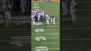 Bills players cry, react to Damar Hamlin collapsing on field after big hit and leaving in ambulance
