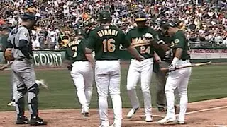 Jermaine Dye hits a three-run home run in the 1st