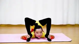 Solo contortion (Mongolian Contortionist)