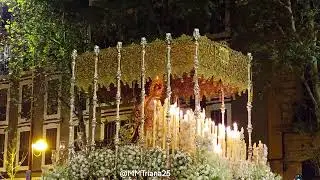 La Esperanza de Triana con levantá a la música en Reyes Católicos: Madrugá 2025