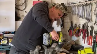 Tupeltavat Talonmiehet | Hankala ruuvaus