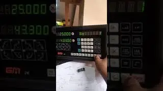 (आप लोग एक ही बार में लगाना सीख जायेगें)  M&TR पर DRO से PCD होल्स कैसे लगाया जाता है।