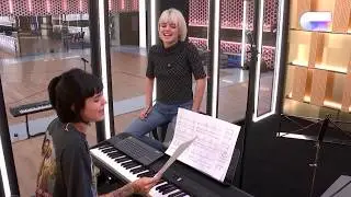 ALBA y NATALIA se divierten ensayando 