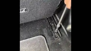 How to remove front seat from 2015 Renault twingo