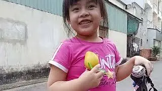 Bòn bon tập chạy xe đạp an toàn giao thông 🚦#8 - bòn bon Family