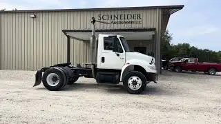 2007 International 4400 single axle truck tractor