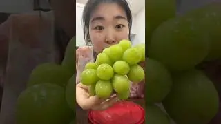 korean shining muscat grapes ARE SO GOOD!! #fruit #shiningmuscat #grape #korean #delicious