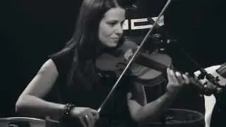 The O'Reillys and the Paddyhats - Black and White (Acoustic Session)