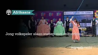 Jong volkspeler slaan sweep met selfvertroue