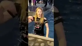 part52#Wild Russian Girl Surprises Everyone with Her Water Stunts #Foreigners#russia#travel#winter