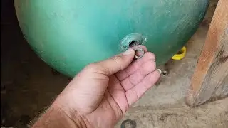 How to remove a broken pipe or bolt thread using an easy out.