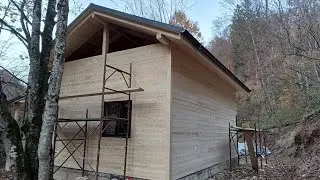 Lambriuri la exterior cabană din lemn