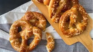 طريقة عمل خبز البريتزل الألماني في البيت | مقرمش من برا وهش من الداخل | Homemade Soft Pretzels