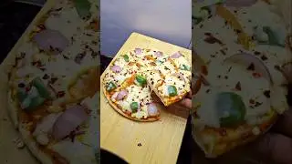 Quickest Pizza Ever! रेडीमेड बेस के साथ 😋
