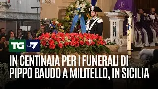 In centinaia per i funerali di Pippo Baudo a Militello, in Sicilia