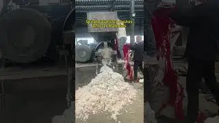 Single-shaft spiral pulverizer crushes textile leftover materials