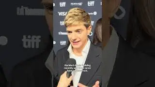 Throwback it back to Mae Martin on the red carpet for the premiere of &lsquo;Wayward&rsquo;