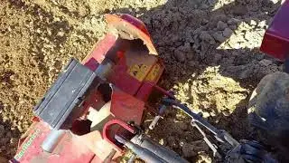 préparation terrain pour engazonnement, avec kubota B1410