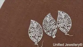 Women&rsquo;s Leaf Earrings & Pendant Necklace Set &ndash; Elegant Filigree Leaf Design B22