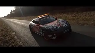 PORSCHE - TAYCAN Turbo / Safety Car