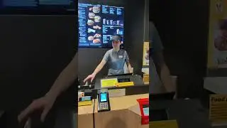 Заказываю в Макдоналдс! #mcdonalds #foodreview #ac #animalcompany #metaai #meta #chicken