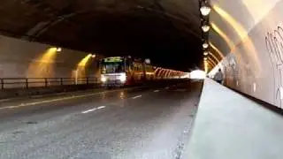 Muni 30-Stockton passing though the Stockton Street tunnel (2007)